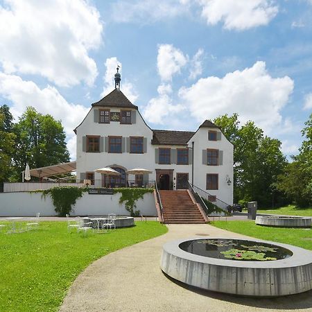 Hotel Im Schlosspark Binningen Exteriör bild