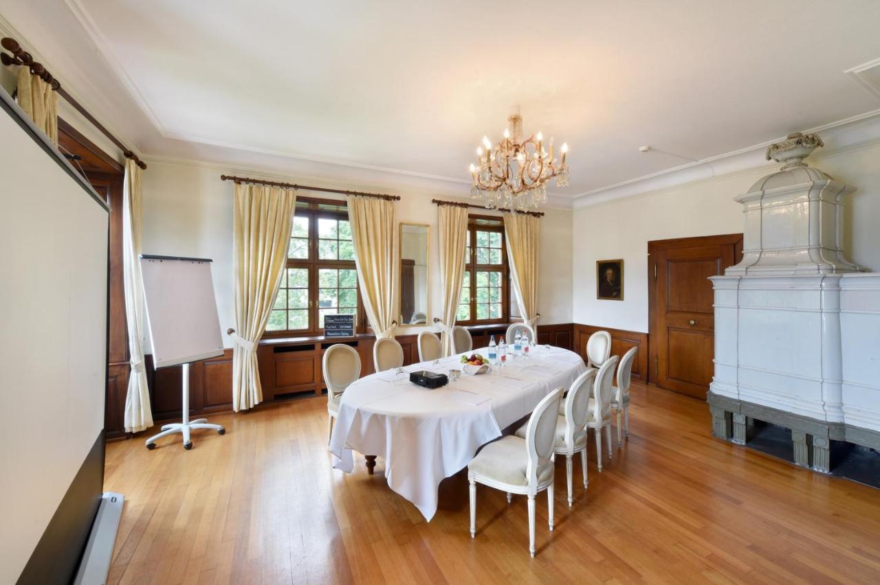 Hotel Im Schlosspark Binningen Exteriör bild