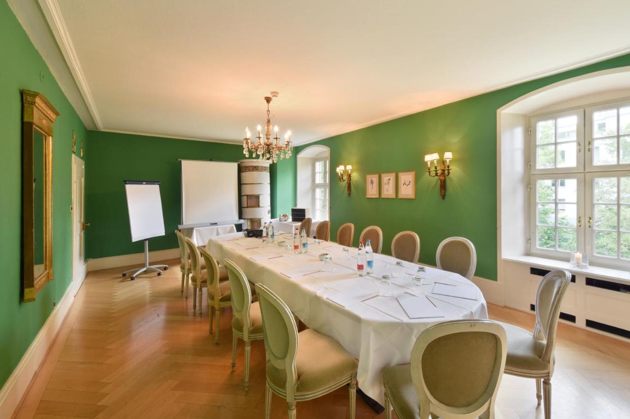 Hotel Im Schlosspark Binningen Exteriör bild