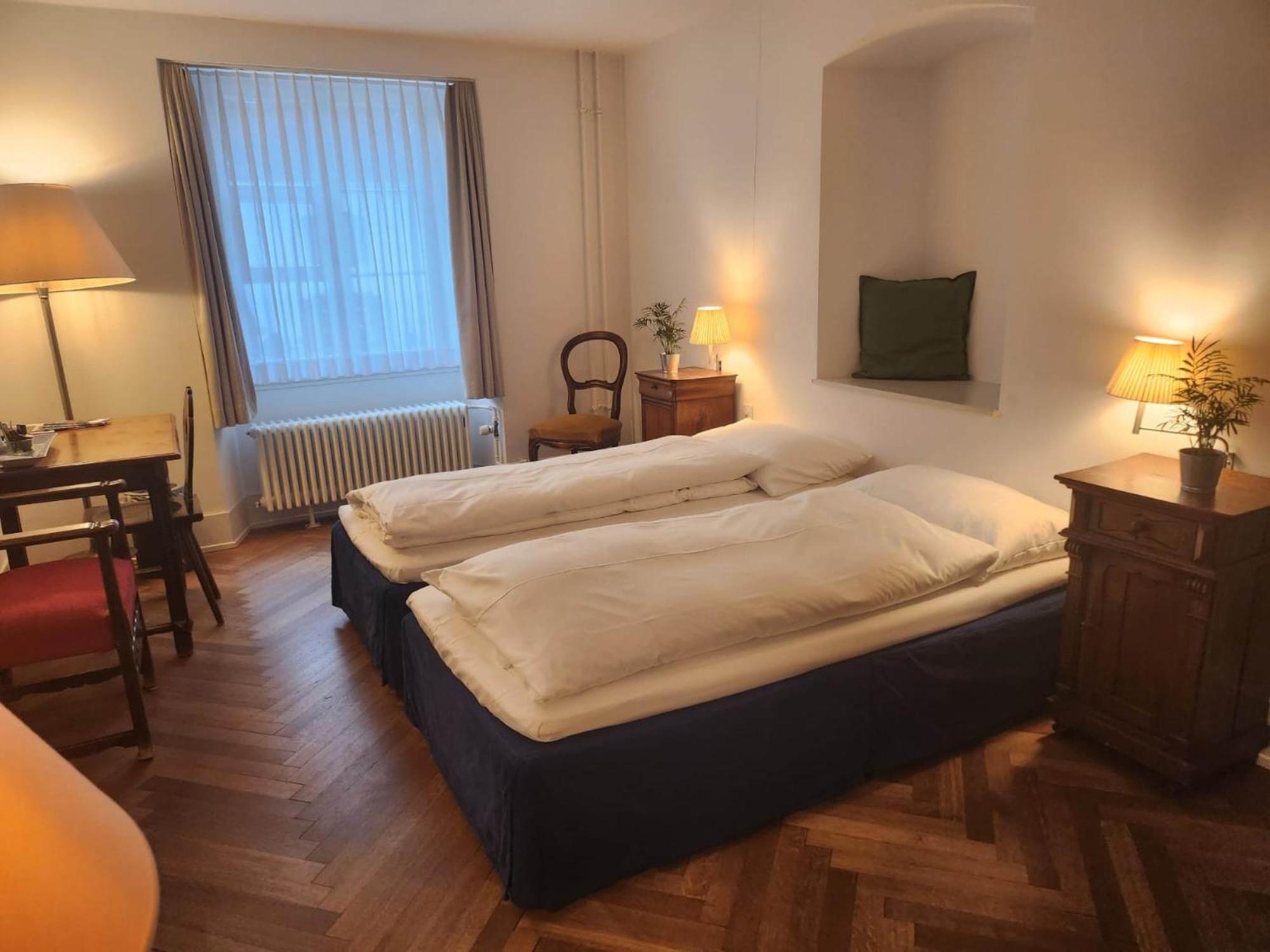 Hotel Im Schlosspark Binningen Exteriör bild