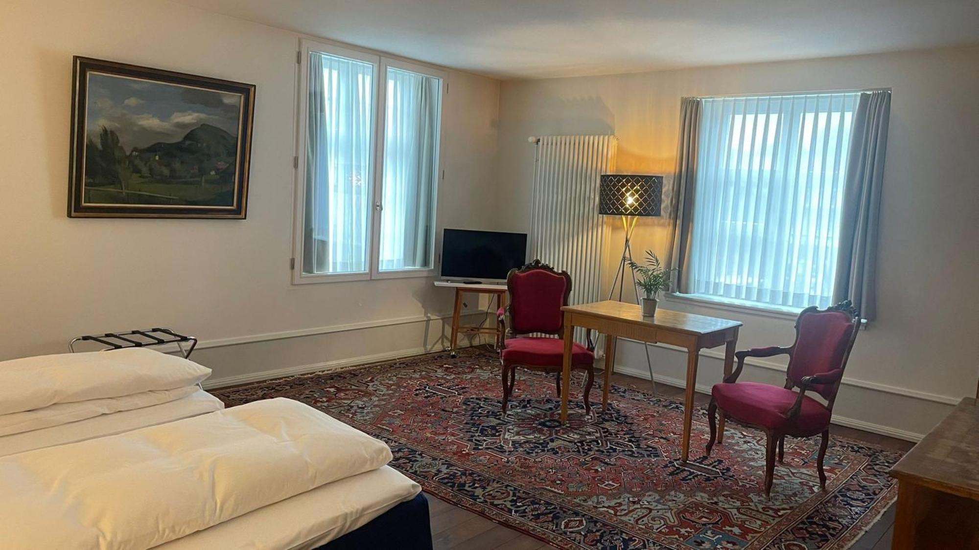 Hotel Im Schlosspark Binningen Exteriör bild