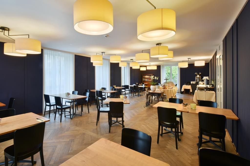 Hotel Im Schlosspark Binningen Exteriör bild
