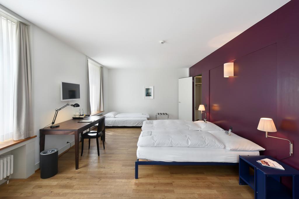 Hotel Im Schlosspark Binningen Exteriör bild